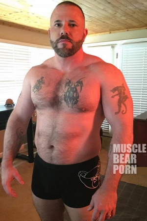 Liam Angell Muscle Bear Porn