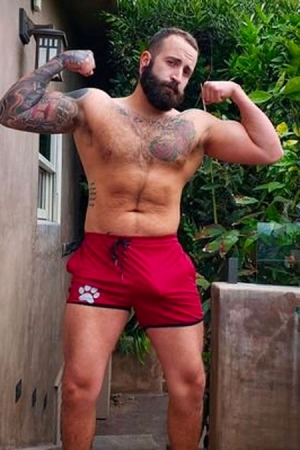 Xander Fierro Muscle Bear Porn
