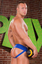 Dustin Tyler at Str8 to Gay