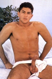 Roberto Arias AEBN